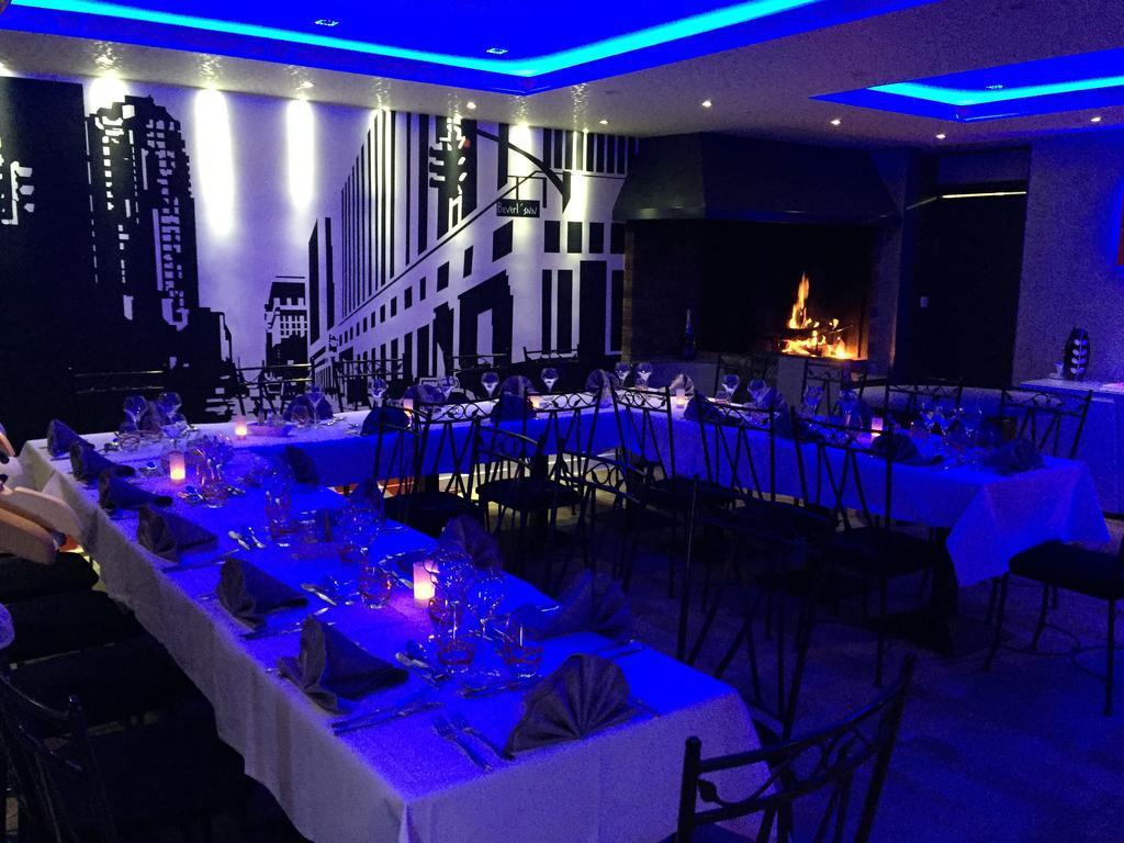 Le Beverl'Inn Flers  Exteriér fotografie