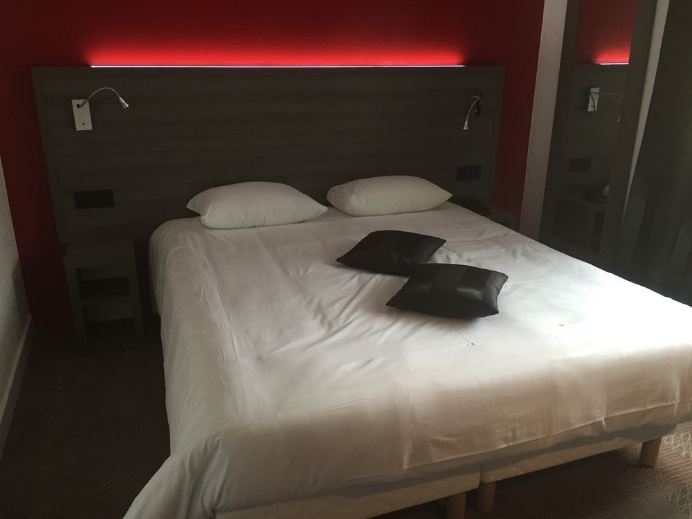 Le Beverl'Inn Flers  Exteriér fotografie