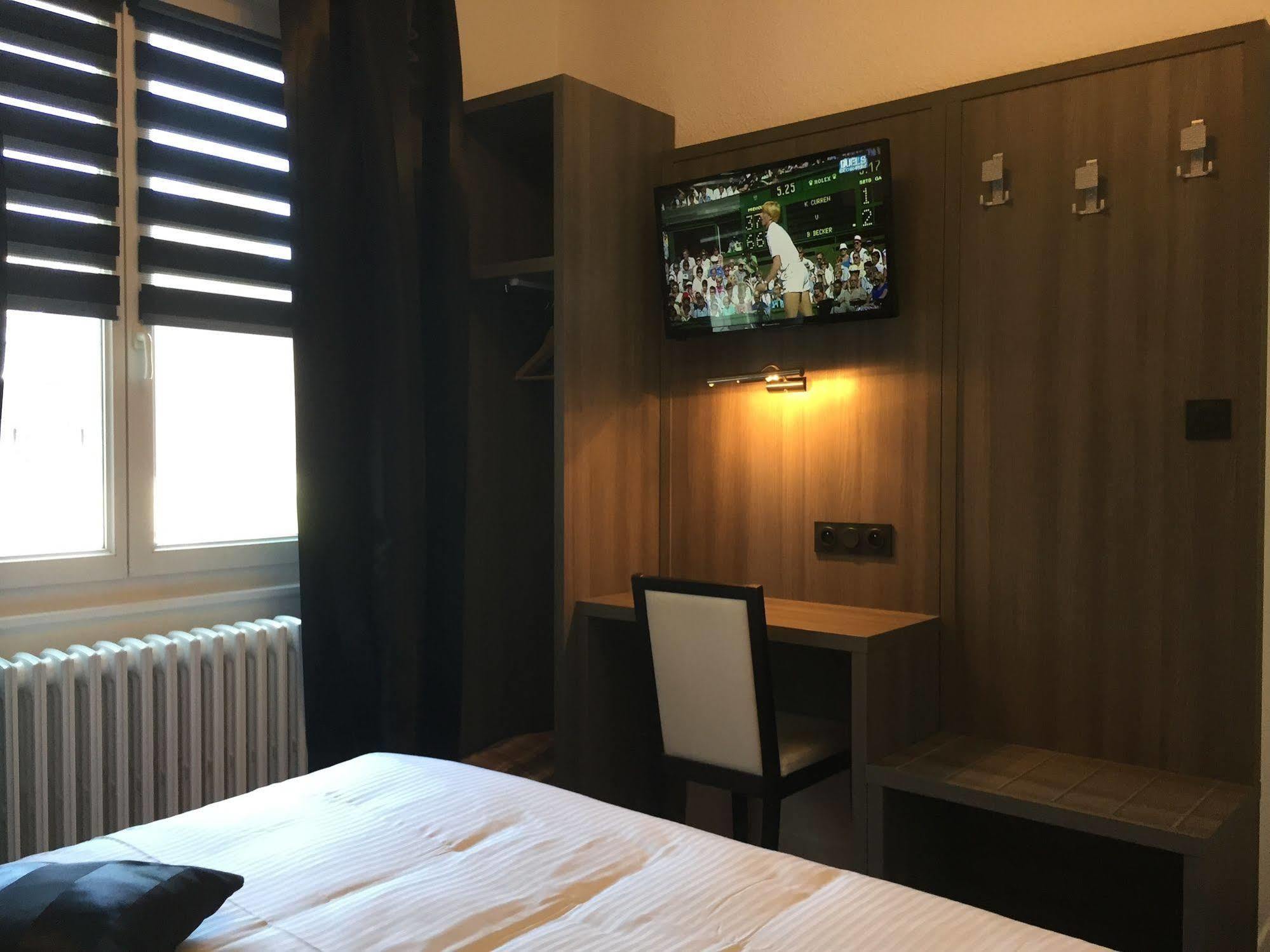 Le Beverl'Inn Flers  Exteriér fotografie